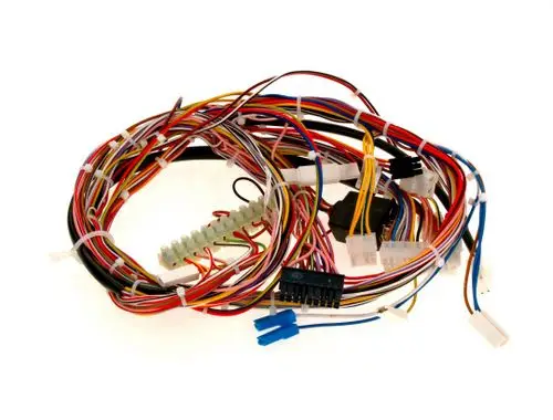 BOSCH Kabelbaum mit mehreren farbigen Drähten und Steckverbindern, die zu verschiedenen elektrischen Komponenten führen.